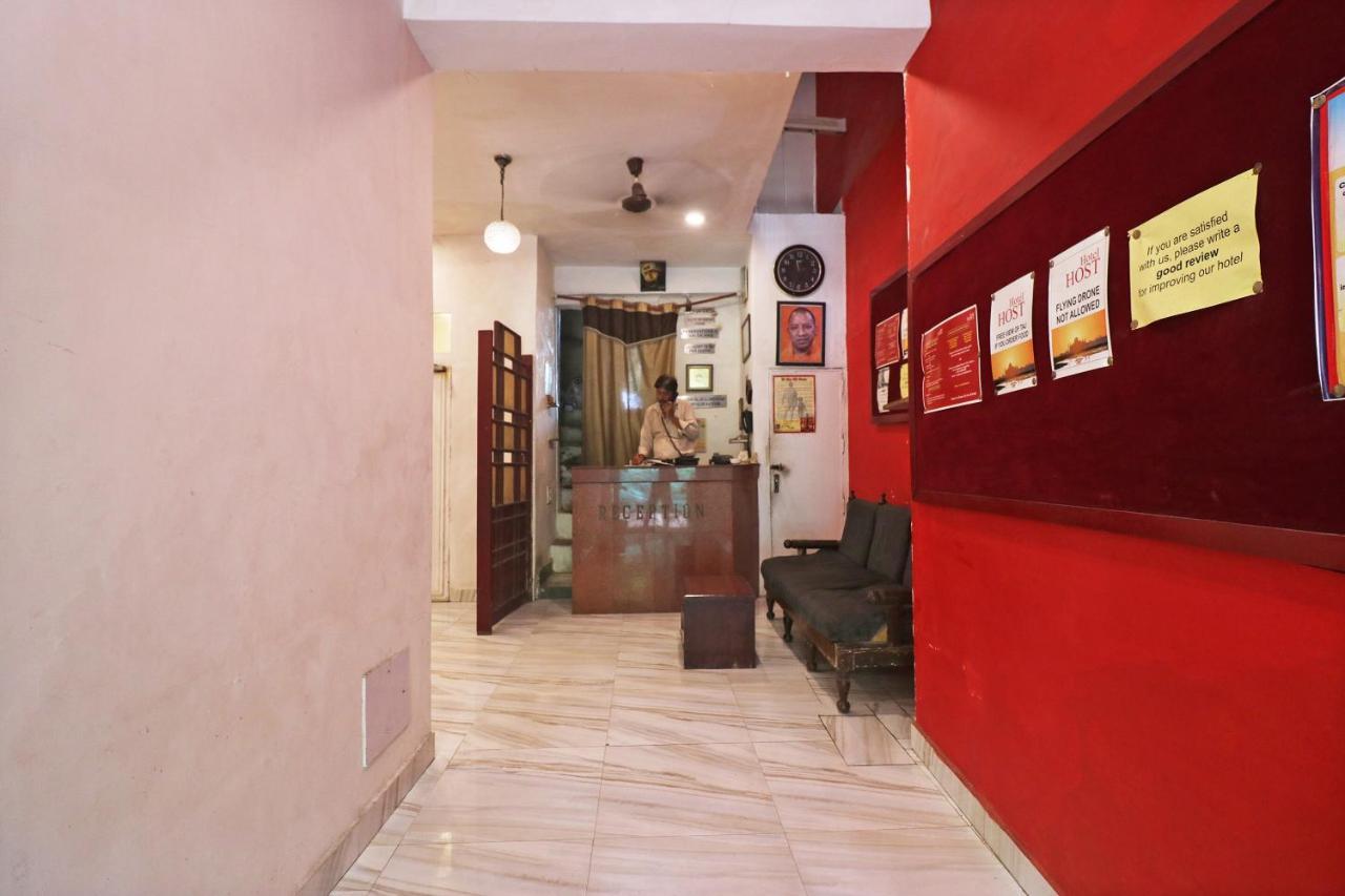 آغْرا Spot On 48690 Hotel Host المظهر الخارجي الصورة