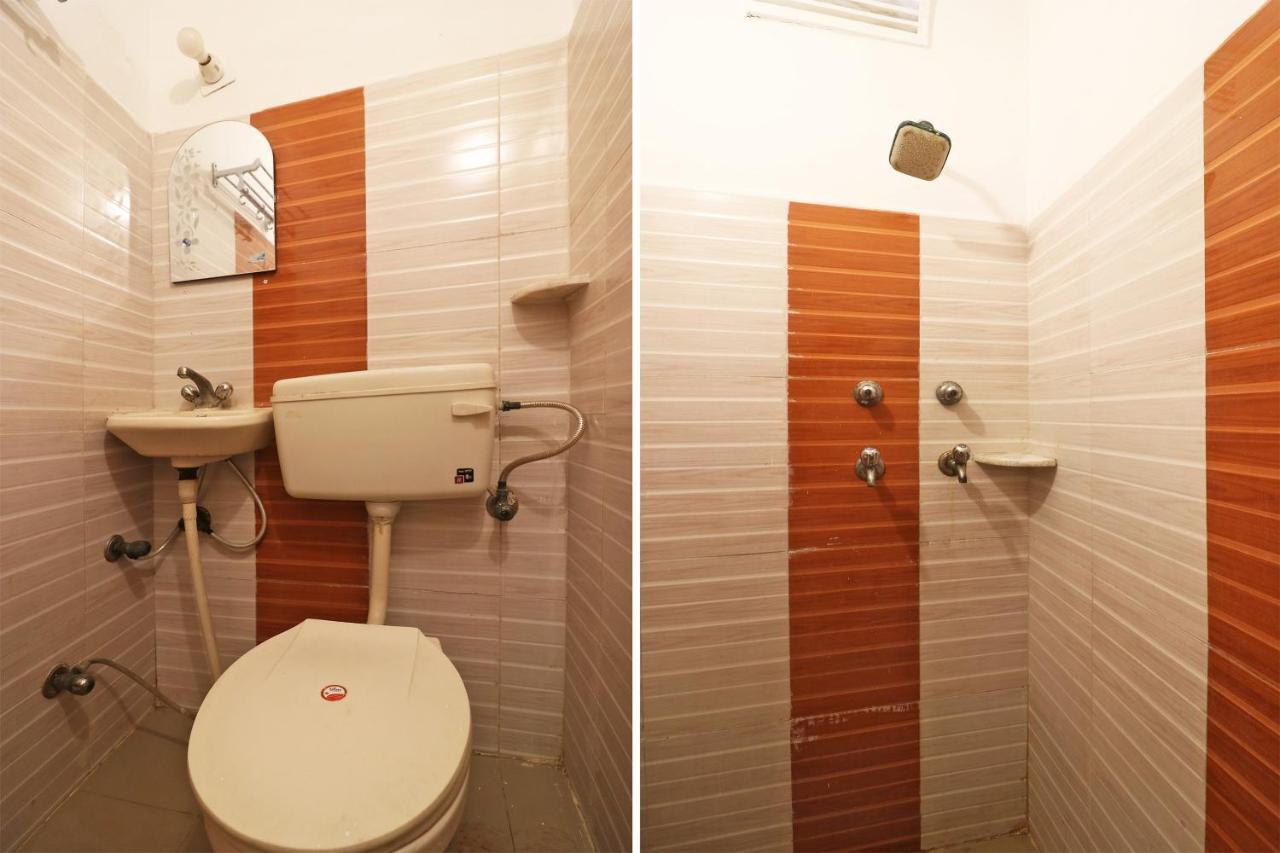 آغْرا Spot On 48690 Hotel Host المظهر الخارجي الصورة